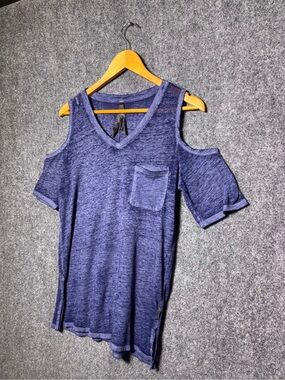 Signature Blue Cold-Shoulder V-Neck Tank with Pocket
